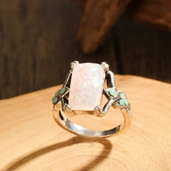 Rectangle Gemstone Decor Ring - Picture 3 of 4